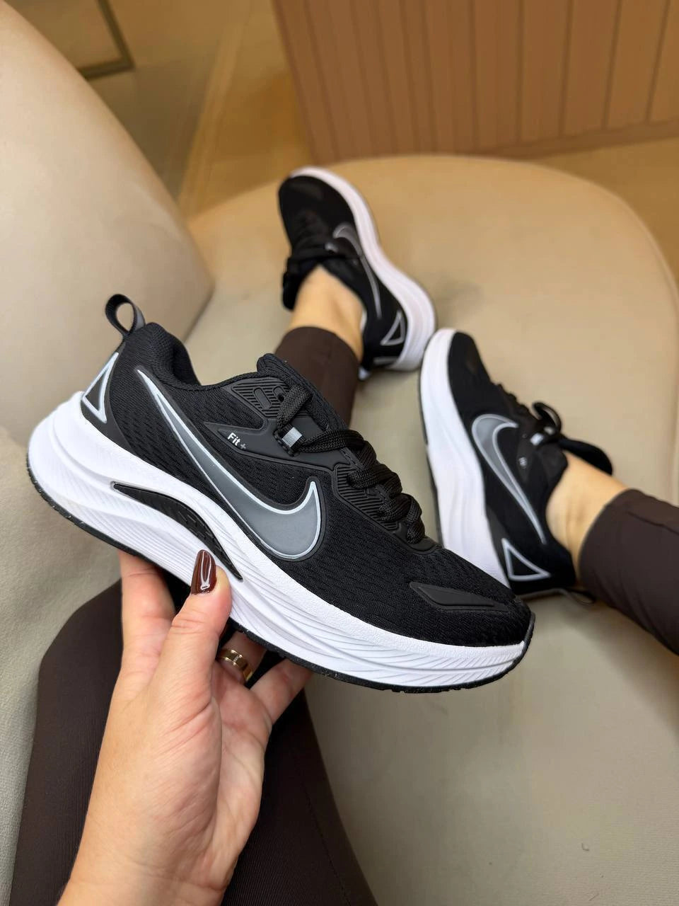 Tênis Nike Running Fit Preto e Branco