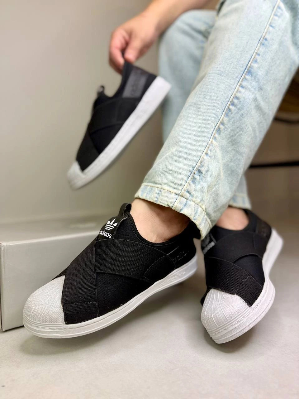 Tênis Adidas Slip-On Superstar