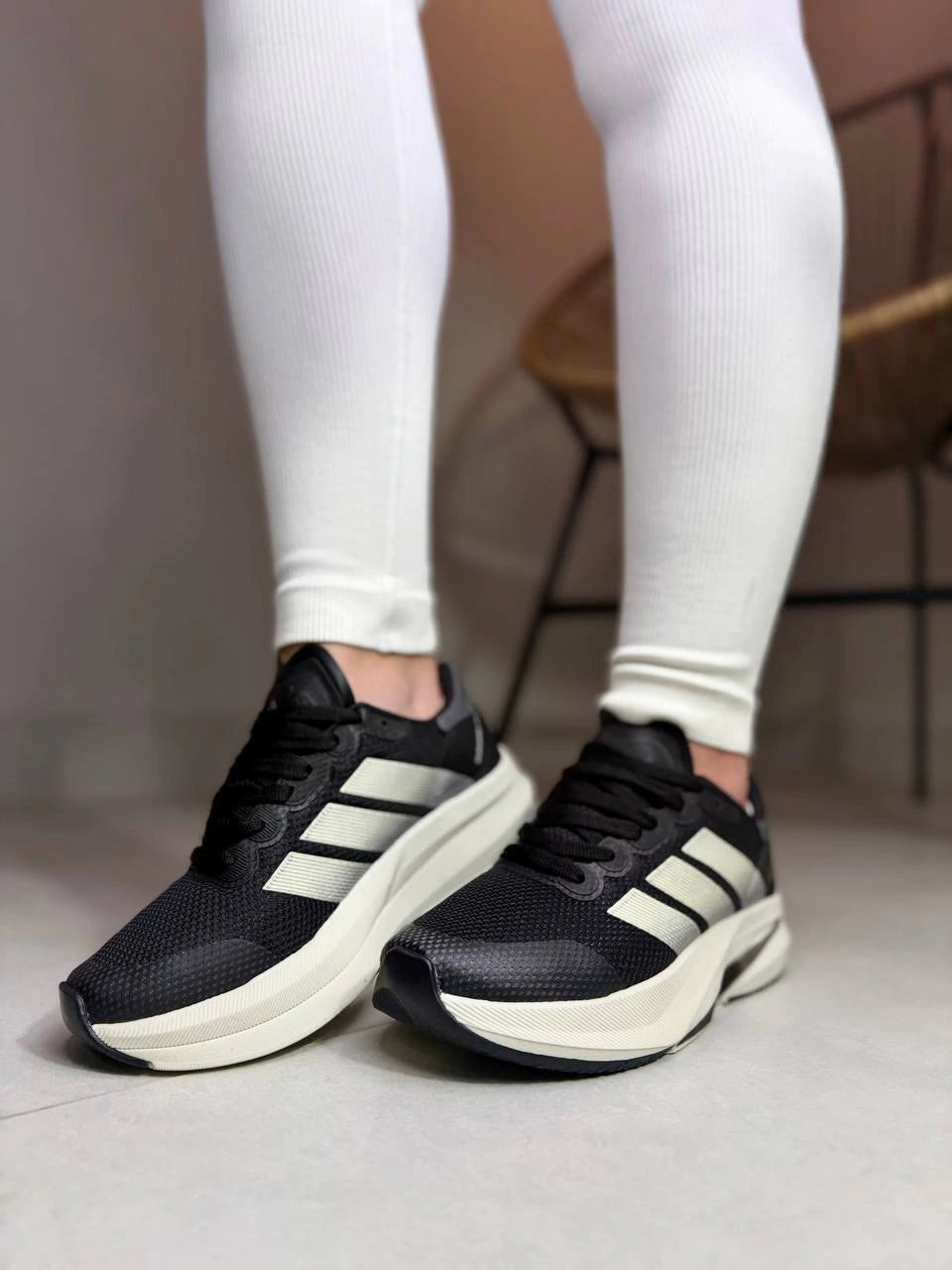 Tênis Adidas Running Preto e Branco