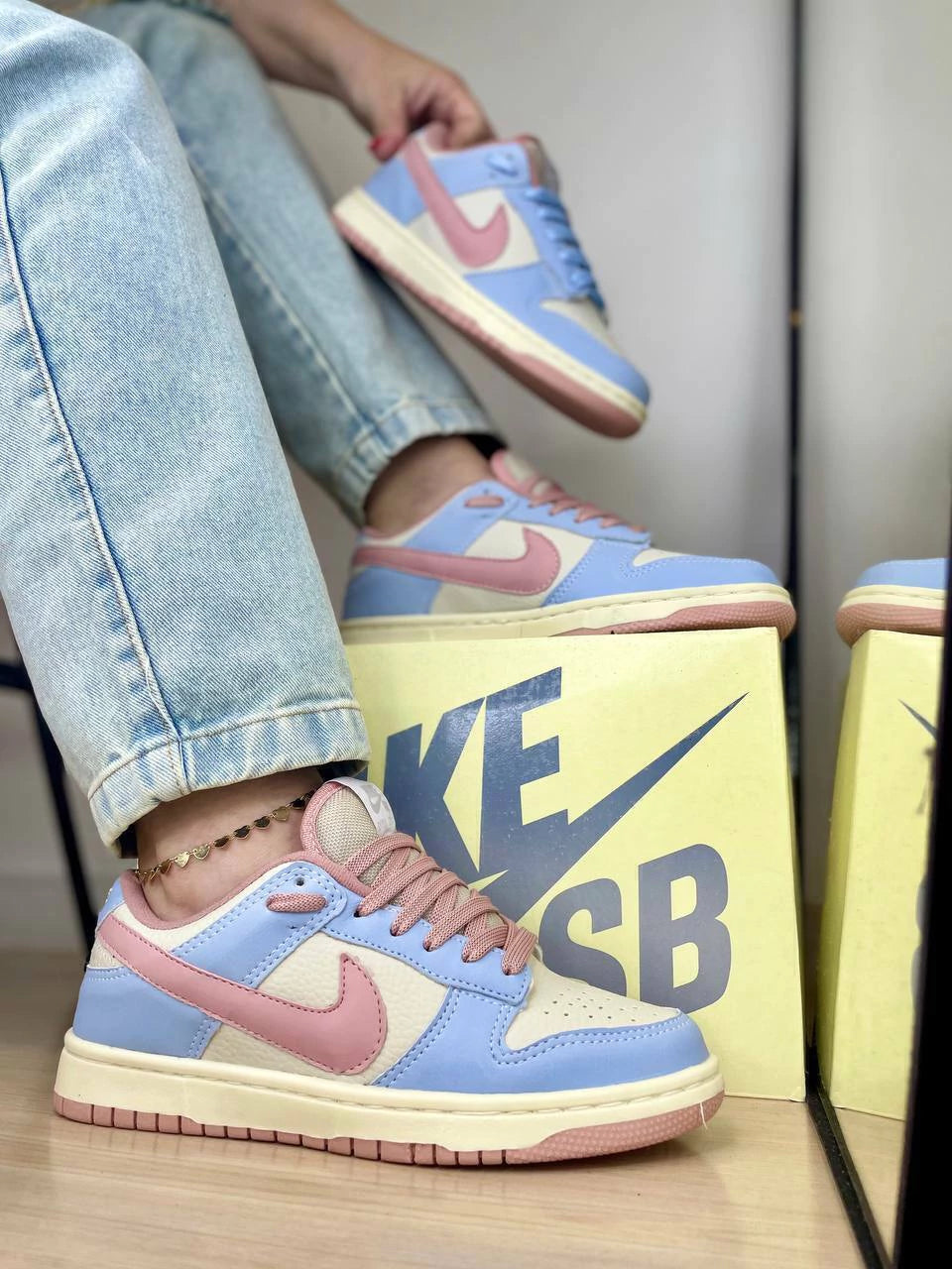 Tênis Nike Dunk Low Azul e Rosa