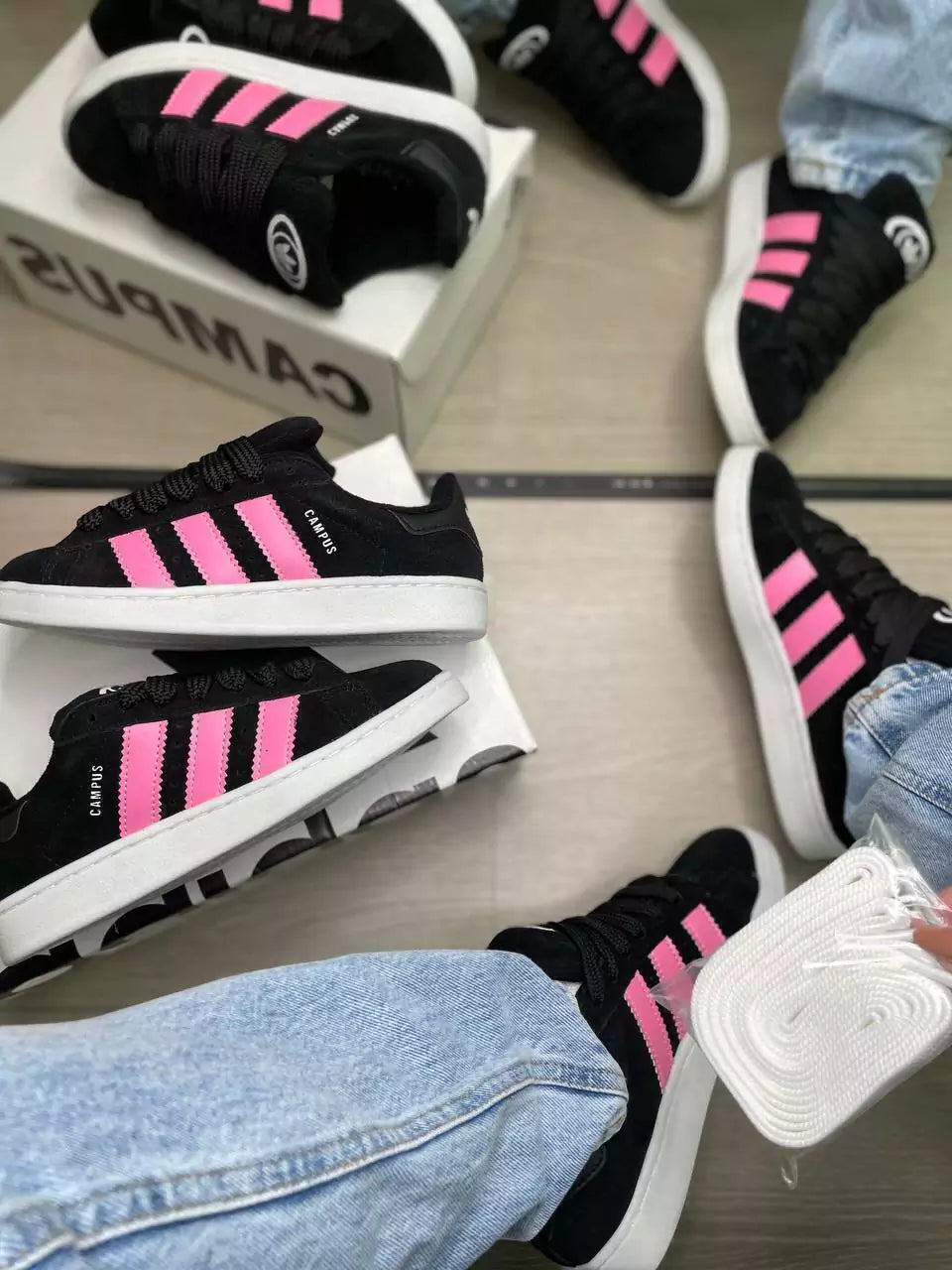 Tênis Adidas Campus Preto e Rosa