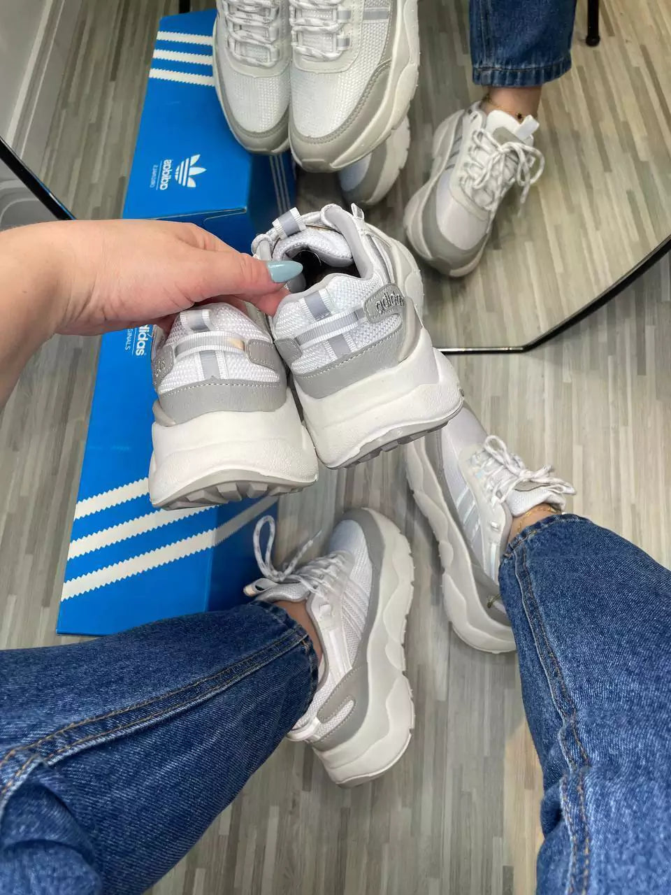 Tênis Adidas Chunky Cinza e Branco
