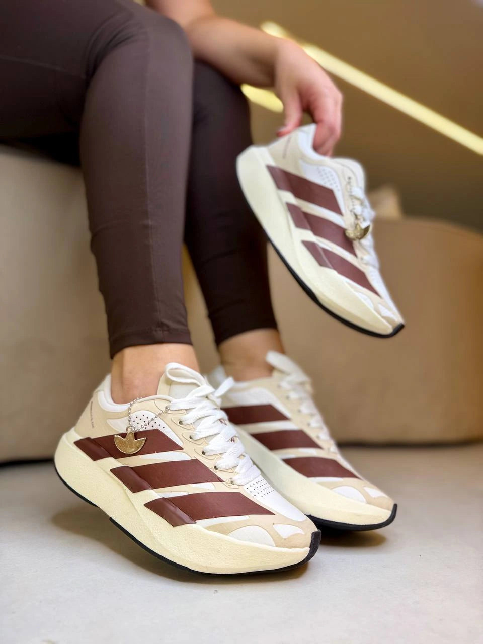 Tênis Adidas Running Branco e Vinho