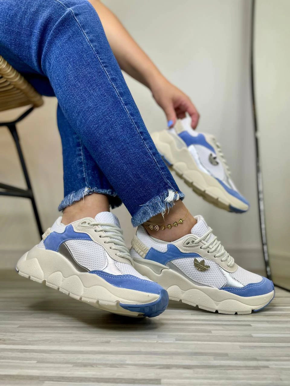 Tênis New Balance Azul e Bege
