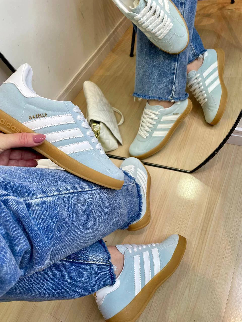 Tênis Adidas Gazelle Azul Bebê e Branco