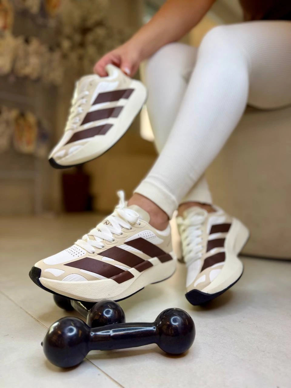 Tênis Adidas Running Branco e Vinho