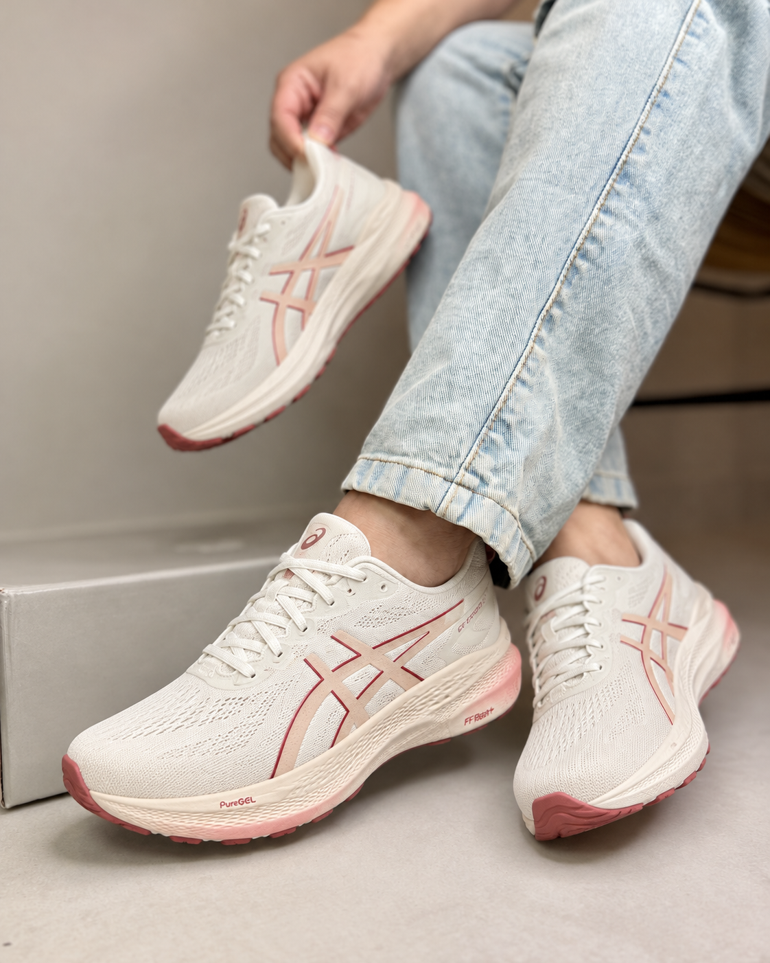 Tênis Asics Bege e Rosa