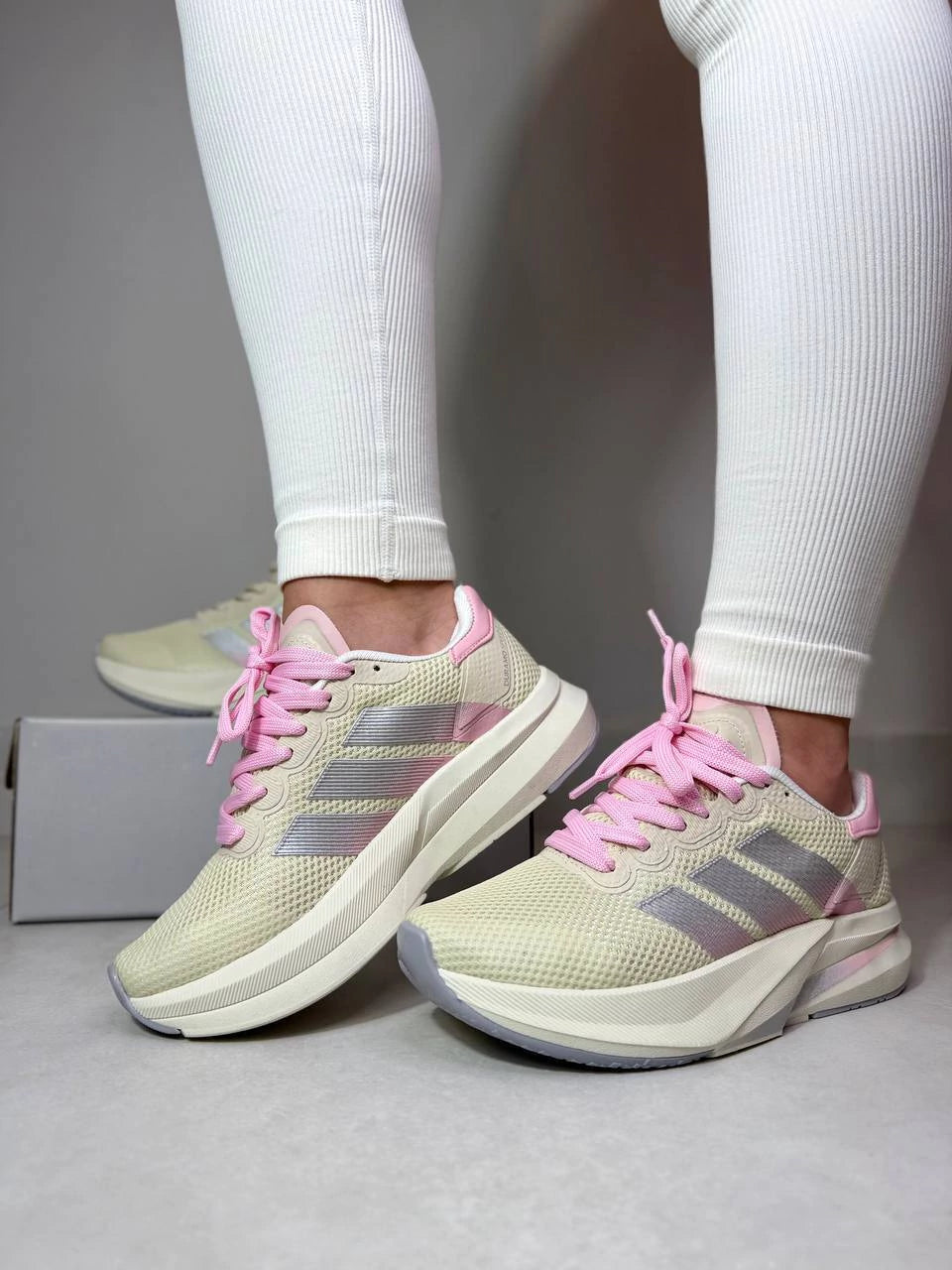 Tênis Asics Cinza e Rosa