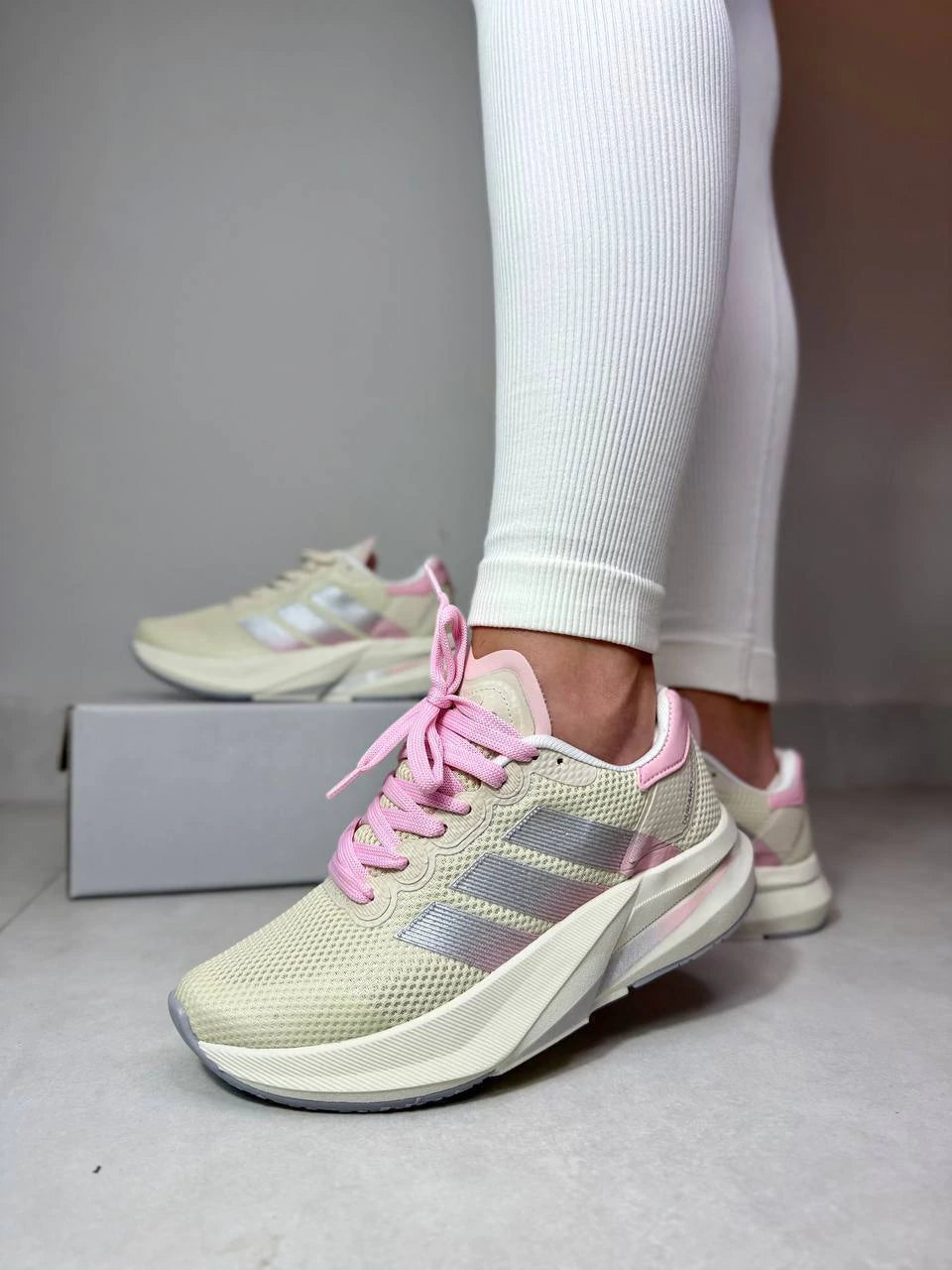 Tênis Asics Cinza e Rosa