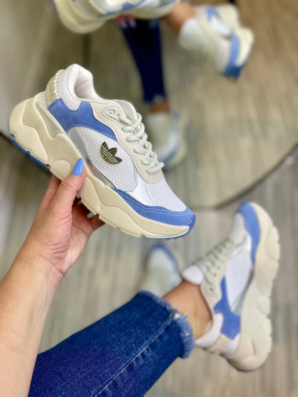 Tênis New Balance Azul e Bege