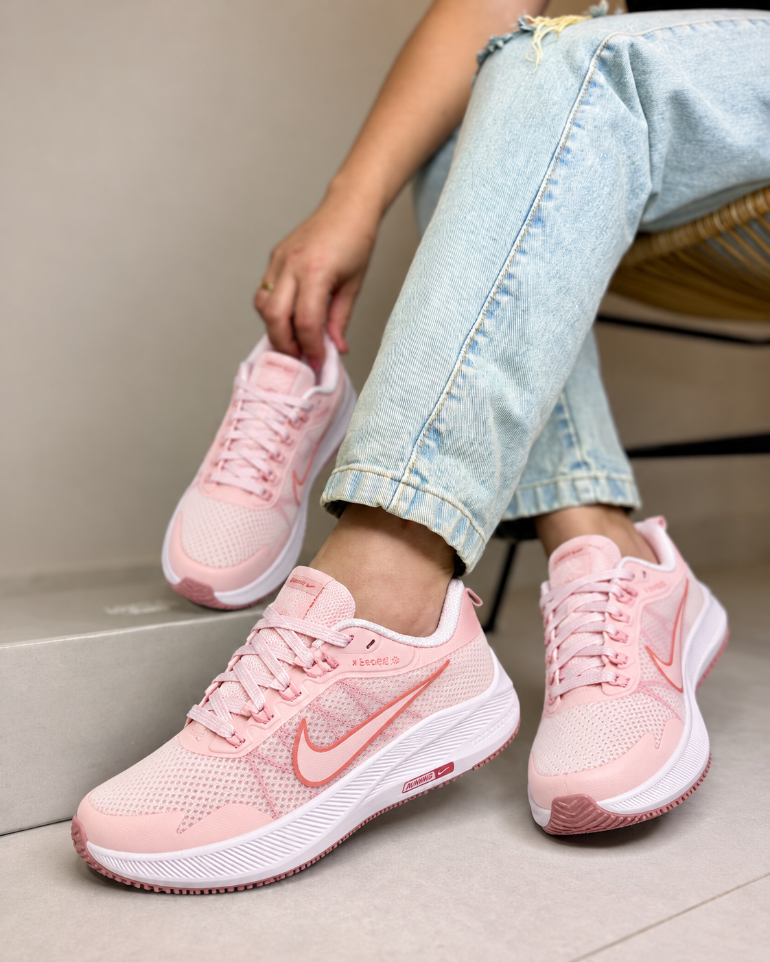 Tênis Puma Rosa e Branco